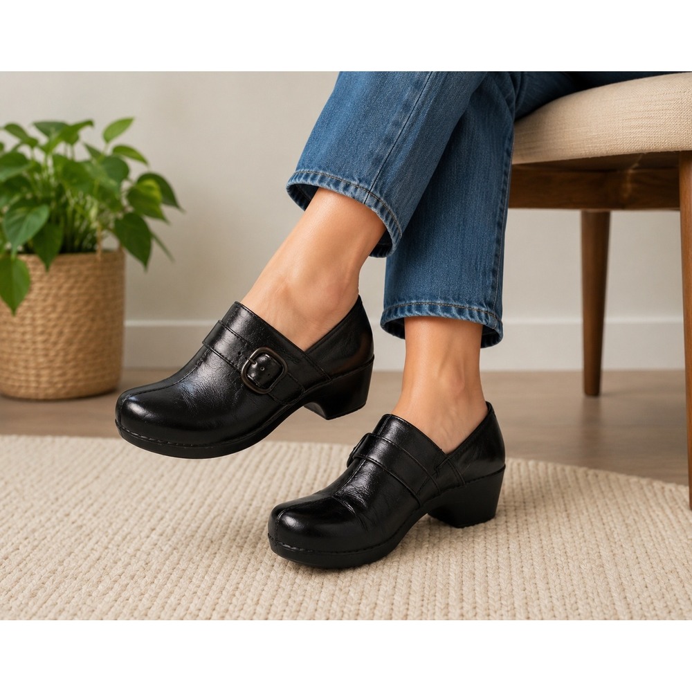 Dansko Black Leather Heeled Clog Buckle Strap Professional Shoes Sz 39 Mary Jane